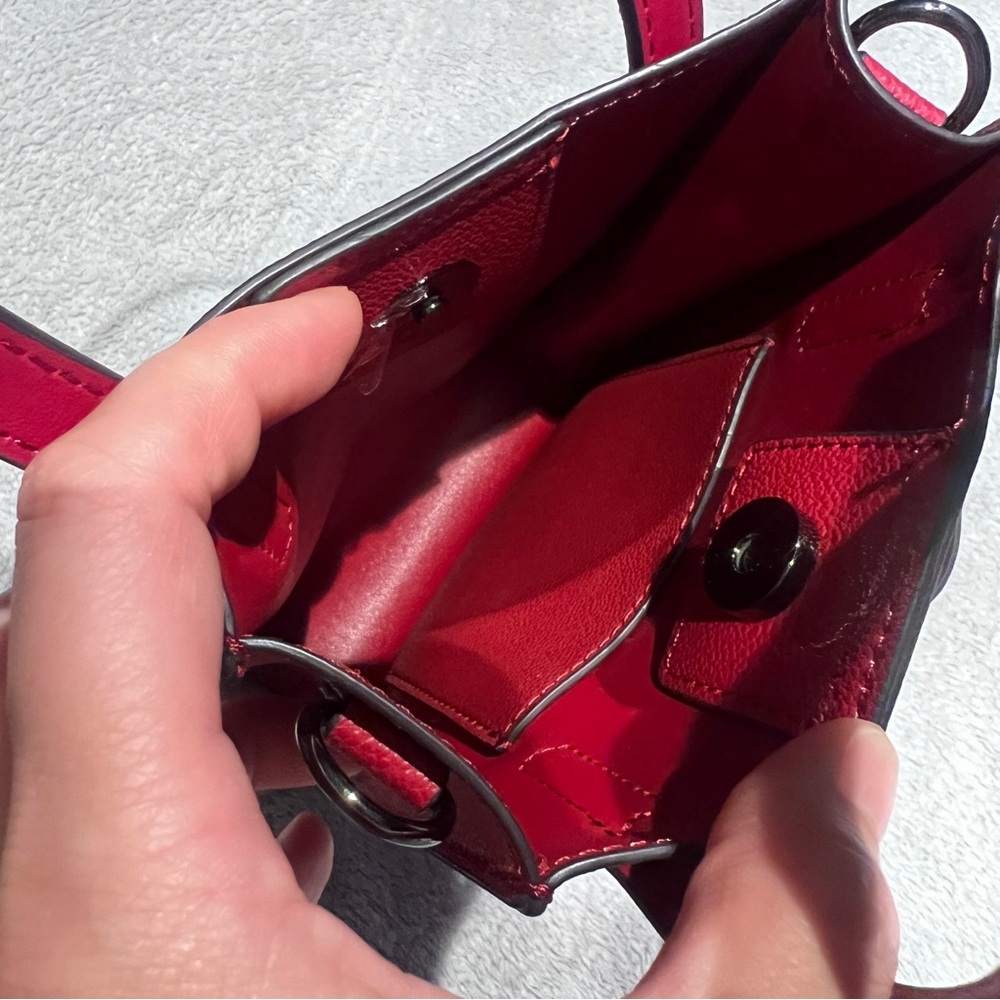 NWOT ESQUIRE Red Mini Tote - Picture 13 of 16
